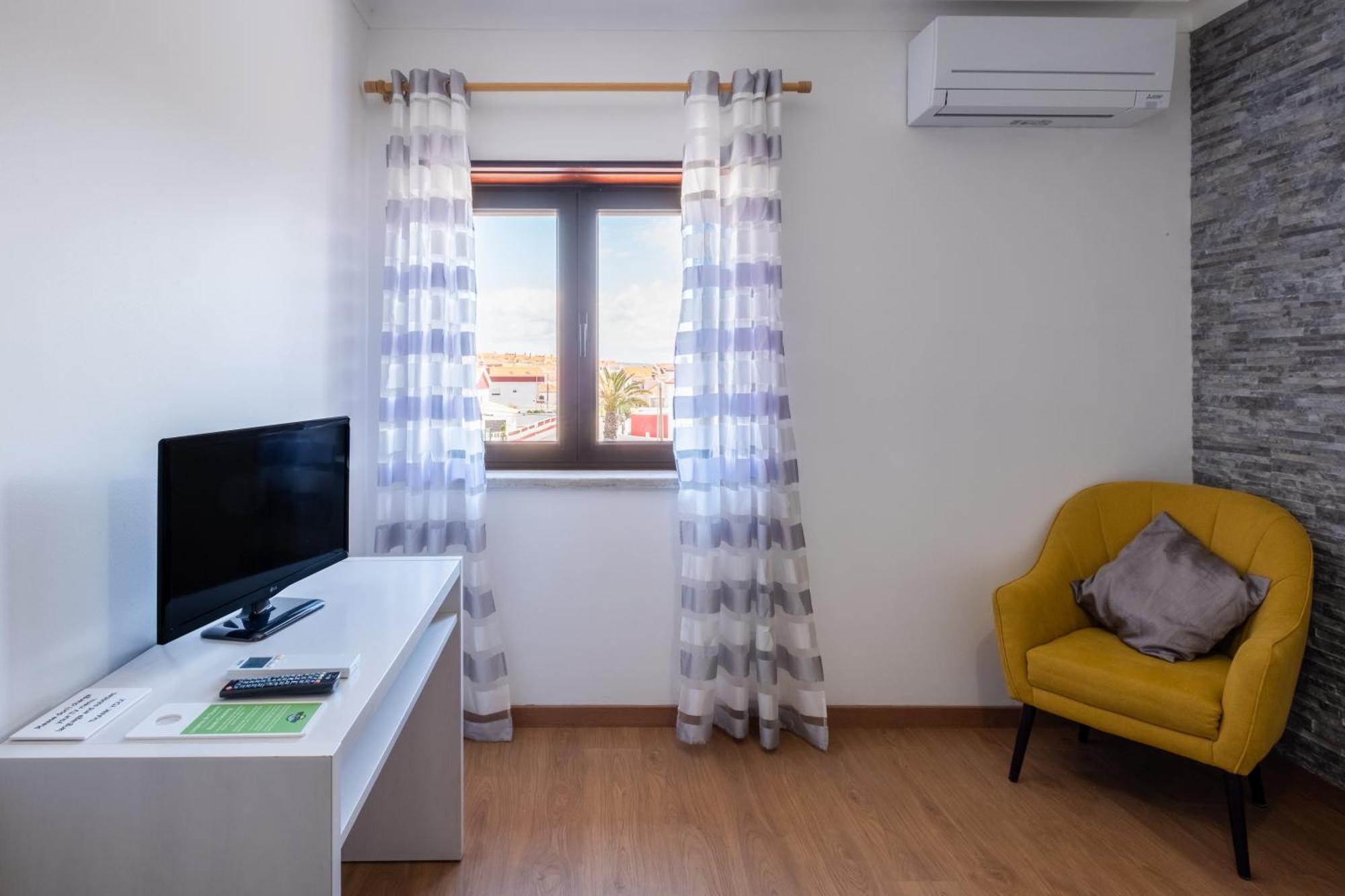 West Side Guesthouse Peniche Luaran gambar