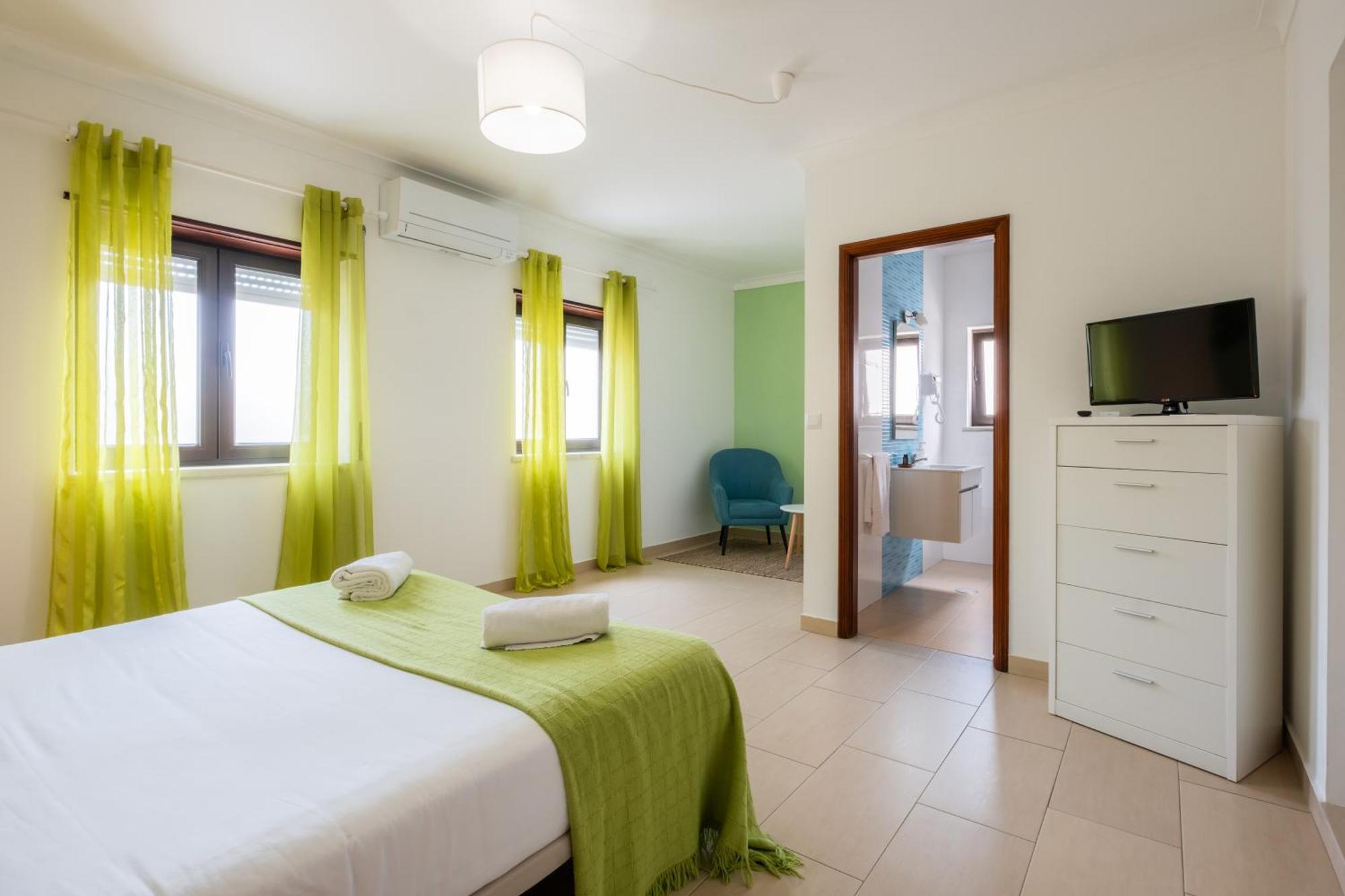 West Side Guesthouse Peniche Luaran gambar